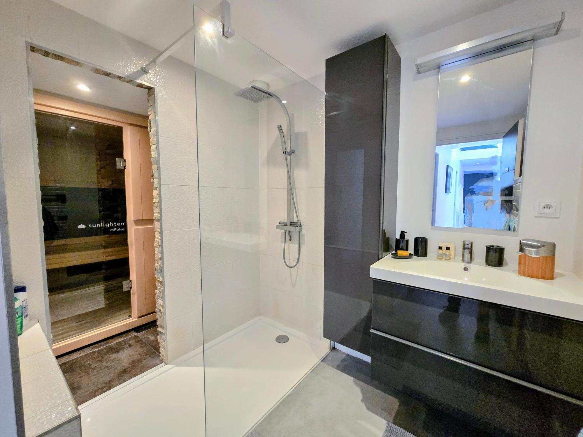 Rouen Centre Avec Sauna - Jacuzzi - Parking - 5 Etoiles Exterior photo